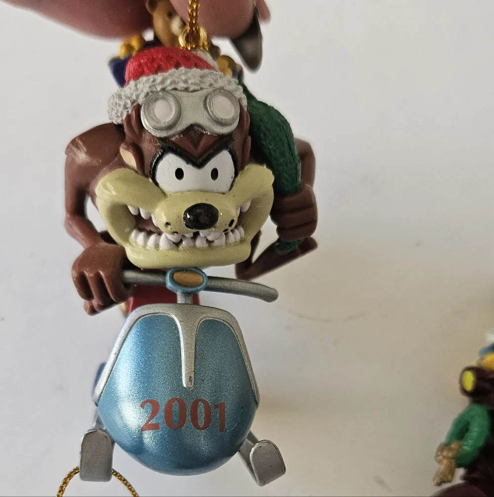 Looney Tunes 2001‎ Vintage Christmas Ornament Set
